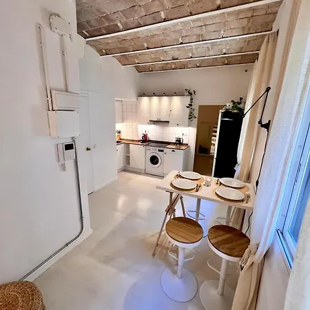 Cozy Barceloneta Flat - Newly Renovated *