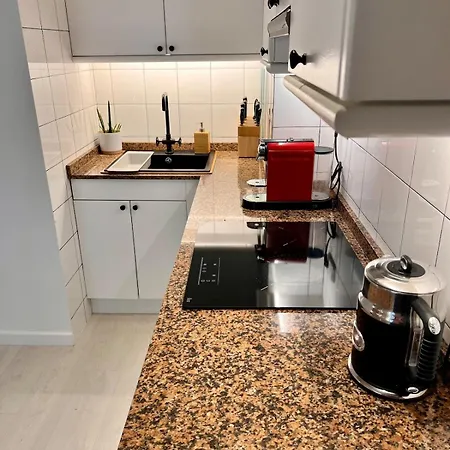 Apartment Cozy Barceloneta Flat - Newly Renovated *